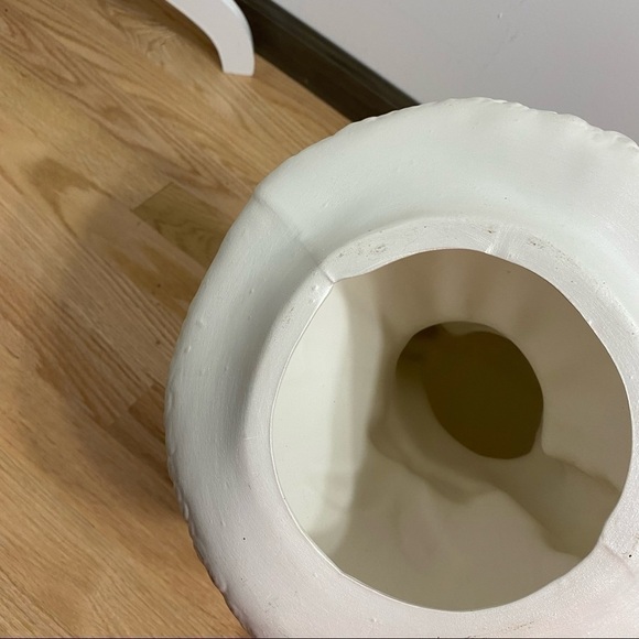 Vintage Ceramic Mrs. Claus Christmas Statue Decor - Picture 7 of 8